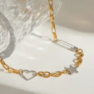 Wholesale 304 Stainless Steel Star Heart Shape PVD Coated 18K Real Gold Plated Simple Style Classic Style Necklace