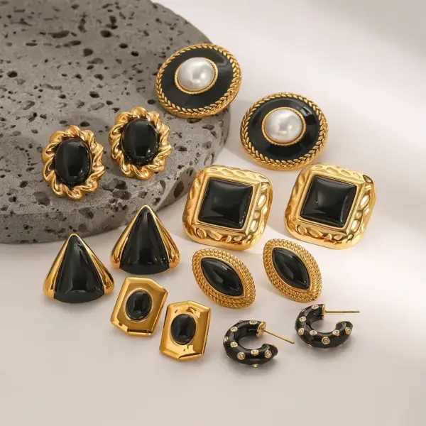 Wholesale 304 Stainless Steel C Shape Geometric Oval PVD Coated Real Gold Plated Vintage Style Classic Style Waterproof Non Tarnish Plating Ear Studs