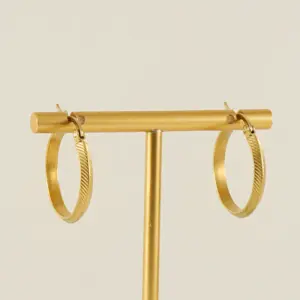 Wholesale PVD Coated 18K Gold Plated Round Stainless Steel Retro Simple Style Waterproof Non Tarnish Hoop Earrings