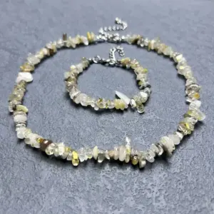 Gold rutilated quartz / Necklace