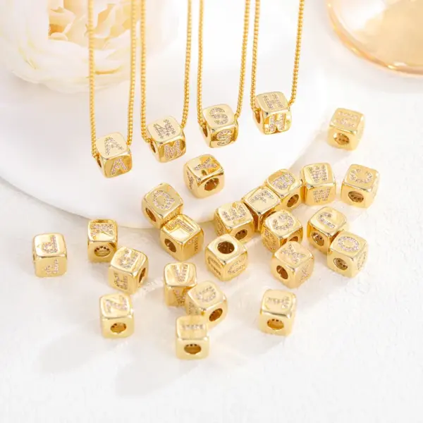 Wholesale Hot Sale Copper Set Zircon Plated 18K Real Gold Dice Pendant Personalized Small Cube 26 English Letter Necklace
