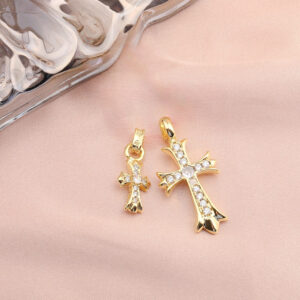 Individual gold pendant