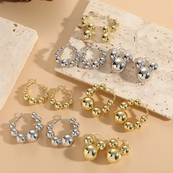 Wholesale 1 Pair Elegant Luxurious Classic Style Ball Plating Copper 14k Gold Plated Hoop Earrings