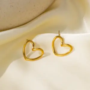 G205 Twisted Love Earrings Gold