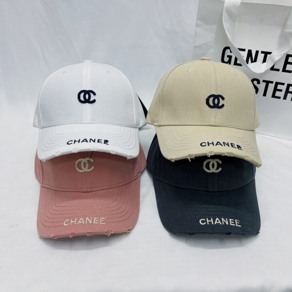 Wholesale Internet celebrity embroidered letters destroyed edging hat travel baseball cap retro hard top small baseball cap 2024 spring and autumn