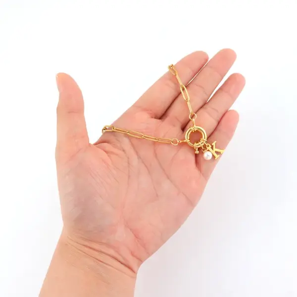 Wholesale 201 Stainless Steel Artificial Pearl Letter Electroplated Stone-Free 18K Real Gold Plated Casual Classic Style Waterproof Non Tarnish Gold Pendant Necklace