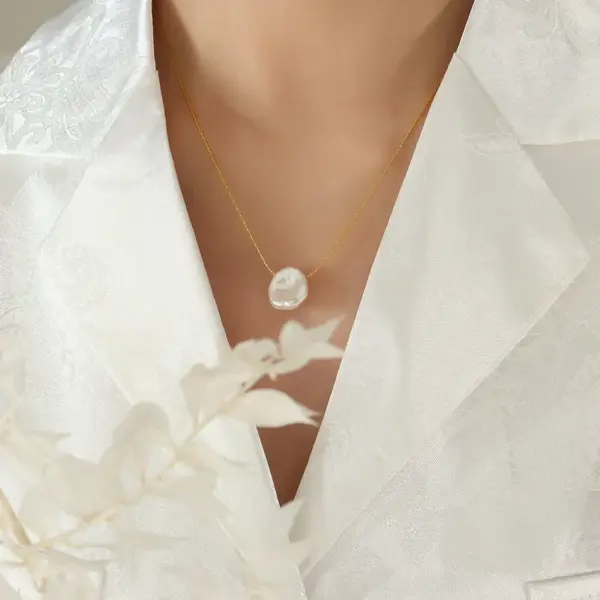 Wholesale PVD Coated Real Gold Plated 18K Gold Oval 304 Stainless Steel Imitation Pearl Fairy Style Waterproof Non Tarnish 304 Stainless Steel Pendant Necklace