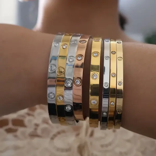 Wholesale Retro Classic Style Geometric Heart Shape 304 Stainless Steel Bangle In Bulk