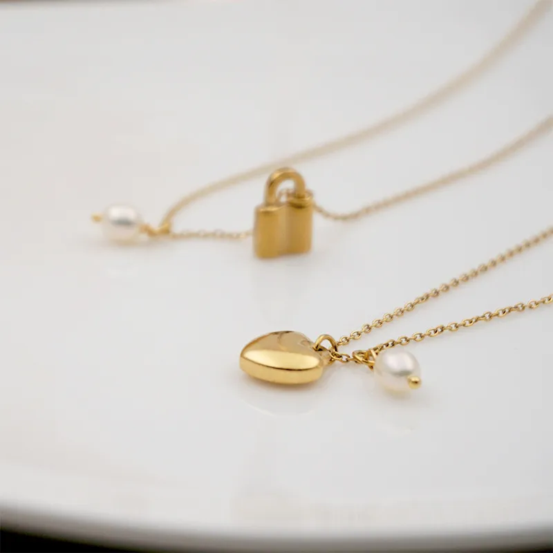 Wholesale Simple Style Heart Shape Lock Titanium Steel Pearl Pendant Necklace 1 Piece