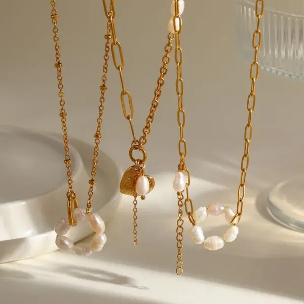 Wholesale Romantic Design Stainless Steel 18K Gold Plated Natural Pearl Heart Shaped Pendant Necklace For Women Elegant Luxury Jewelry