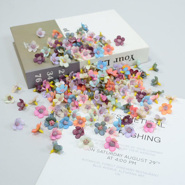 Wholesale Artificial Flower Mini Daisy Flowers Cute Little Wild Chrysanthemum Head DIY Garland Hat Accessories Various Scene Arrangements