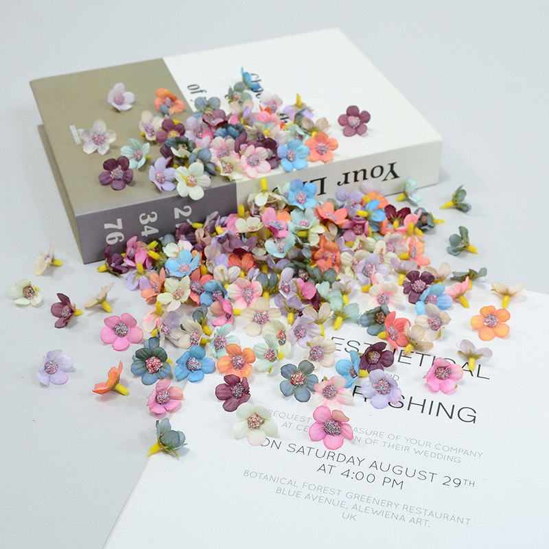 Wholesale Artificial Flower Mini Flowers Cute Little Wild Chrysanthemum Head DIY Garland Hat Aessories Various Scene Arrangements