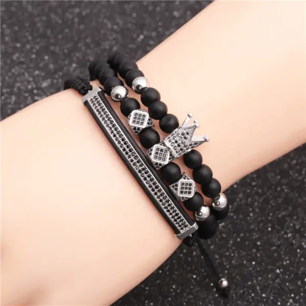 Wholesale New Hot-selling 6mm Frosted Stone Crown Three-cut Round Leather Strap Beaded Copper Bracelet For Women