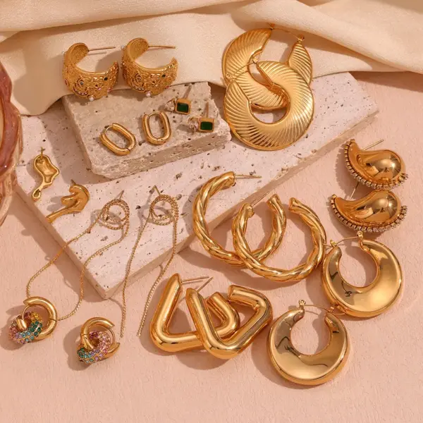 Wholesale 304 Stainless Steel Solid Color PVD Coated Rhinestones 18K Gold Plated Real Gold Plated 18K Gold Simple Style Classic Style Waterproof Non Tarnish Plating Ear Studs