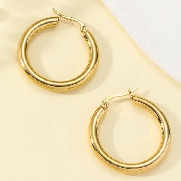 Wholesale PVD Coated Real Gold Plated 18K Gold Round 304 Stainless Steel Elegant Simple Style Waterproof Non Tarnish 304 Stainless Steel Hoop Earrings