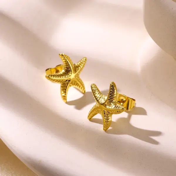 Wholesale PVD Coated Real Gold Plated Starfish Heart Shape Shell 304 Stainless Steel Marine Style Classic Style Waterproof Non Tarnish Ear Studs