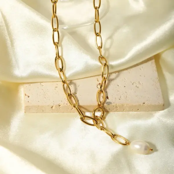 Wholesale PVD Coated Real Gold Plated 18K Gold Solid Color 201 Stainless Steel Freshwater Pearl Baroque Style Commute Waterproof Non Tarnish 201 Stainless Steel Sweater Chain Necklace