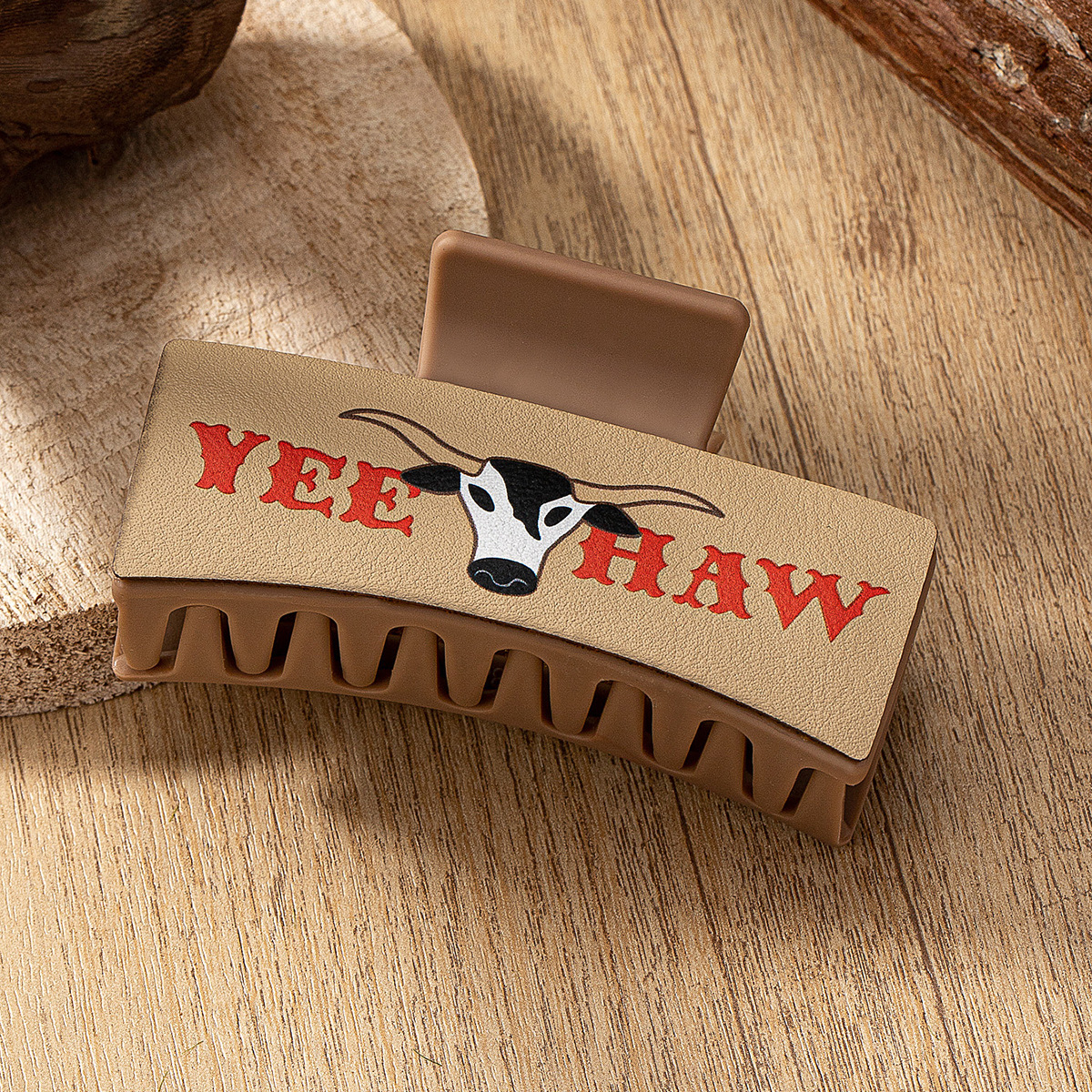 Wholesale Qingdao net red European and American jewelry 1 piece western wind cow head pattern PU leather hair clip shark clip ladies