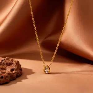 X01159-Water Drop Single Diamond-Necklace- Gold