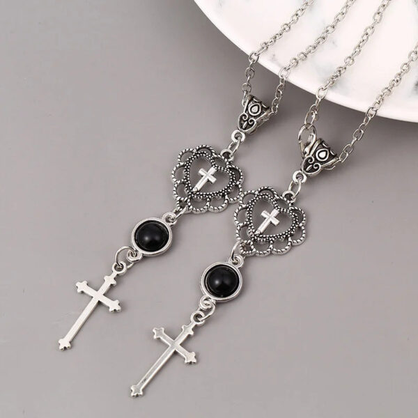 Wholesale Cross-border new cross necklace pendant, agate, black, stone, heart-shaped, factory