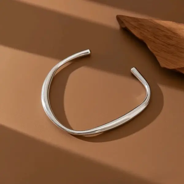 Wholesale Fashionable Titanium Steel 18K Gold Plated Smooth Unusual C-Shaped Open Hand Bracelet Women's Luxury Style Jewelry