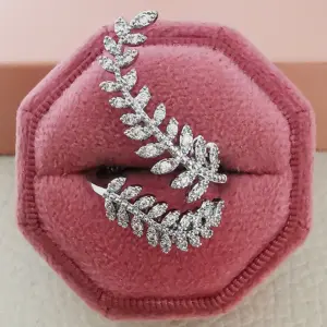 R6457 / Adjustable Opening