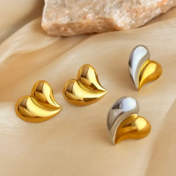 Wholesale PVD Coated Real Gold Plated 18K Gold Heart Shape 304 Stainless Steel IG Style Simple Style Waterproof Non Tarnish Ear Studs