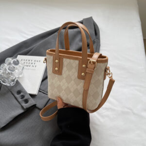 creamy-white without pendant