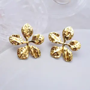 Flower Stud Earrings / Cash commodity and quick delivery