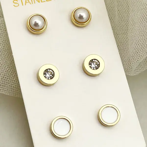 Wholesale PVD Coated Real Gold Plated 18K Gold Heart Shape Ladybugs Eye 304 Stainless Steel Casual Simple Style Commute Waterproof Non Tarnish Ear Studs
