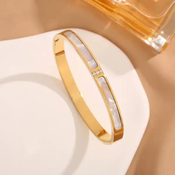 Wholesale Elegant Solid Color Stainless Steel Shell Artificial Rhinestones Bangle In Bulk