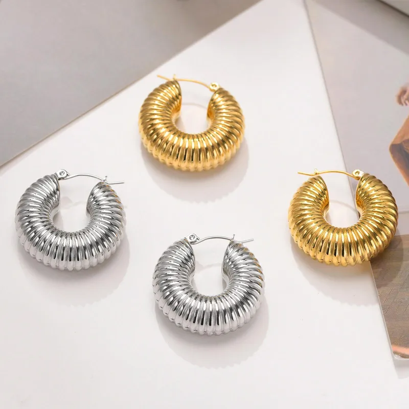 Wholesale 1 Pair Fashion Round Plating 201 Stainless Steel Gold Plated Stainless Steel Earrings