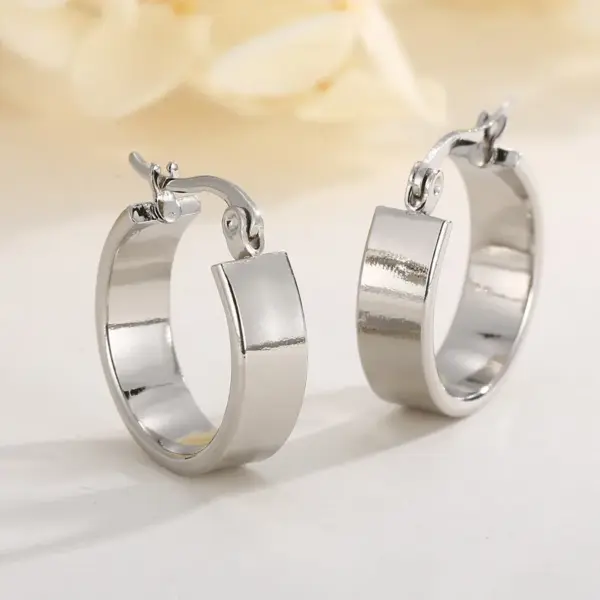 Wholesale PVD Coated 18K Gold Plated Solid Color Stainless Steel Retro Streetwear Waterproof Non Tarnish Hoop Earrings