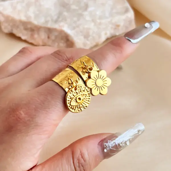 Wholesale PVD Coated Real Gold Plated 18K Gold Eye Solid Color Flower 304 Stainless Steel Tropical Simple Style Waterproof Non Tarnish Charm Rings