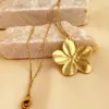PVD Coated Real Gold Plated 18K Gold Flower 304 Stainless Steel Elegant Streetwear Waterproof Non Tarnish 201 Stainless Steel Pendant Necklace