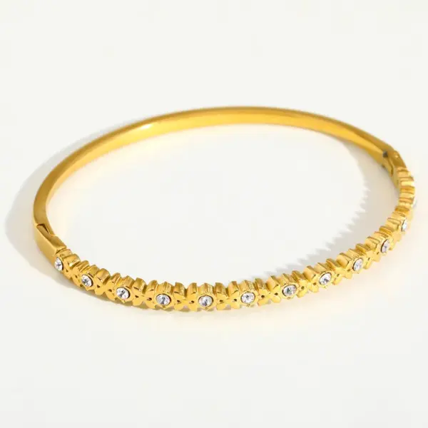 Wholesale Elegant Simple Stainless Steel 18K Gold Embedded Zircon Heart Round Geometric Bracelet Luxury Jewelry Women's Fashion Accessory