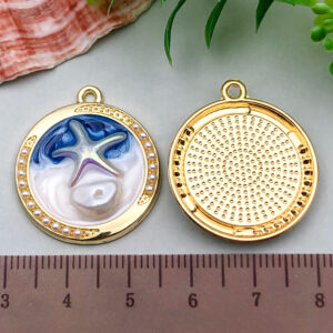 1 Hanging Plated Beach Starfish 28x25mm-3.3g-22062