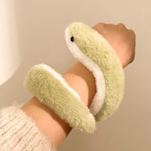 Auspicious snake 3756