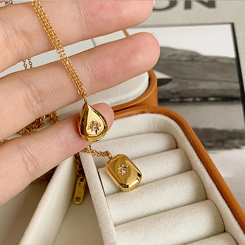 Wholesale Fashion Water Droplets Titanium Steel Inlay Zircon Pendant Necklace