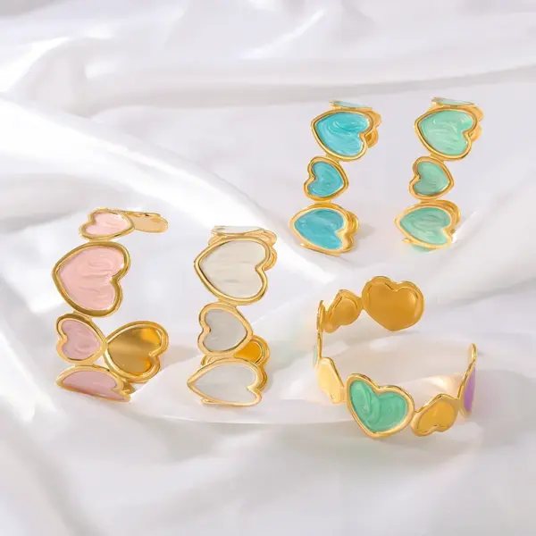 PVD Coated 18K Gold Real Gold Plated C Shape Heart Shape 304 Stainless Steel Classic Style Waterproof Non Tarnish 304 Stainless Steel Cu Bracelets