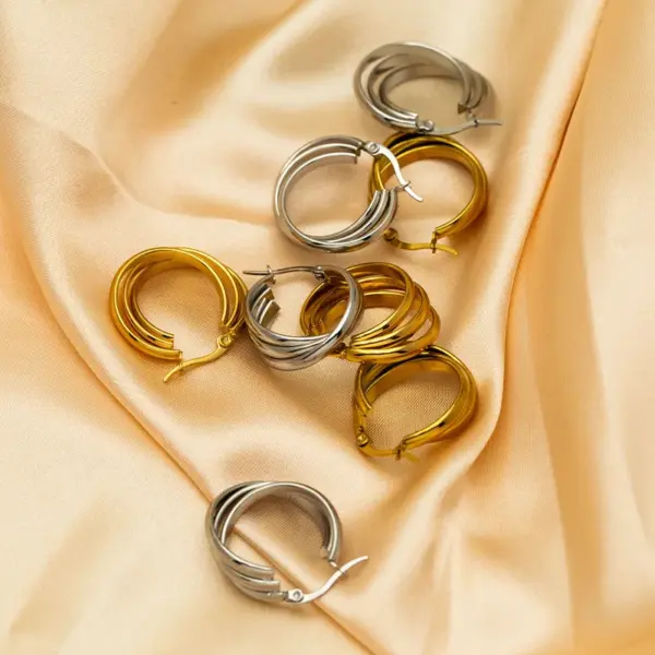 Wholesale PVD Coated 18K Gold Plated Semicircle Stainless Steel IG Style Commute Waterproof Non Tarnish Hoop Earrings