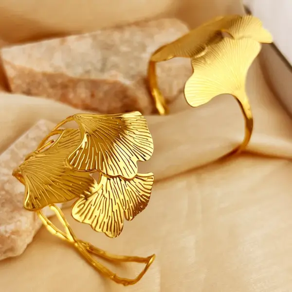 PVD Coated Real Gold Plated 18K Gold Leaf 304 Stainless Steel Elegant Hawaiian Waterproof Non Tarnish 304 Stainless Steel Bangle