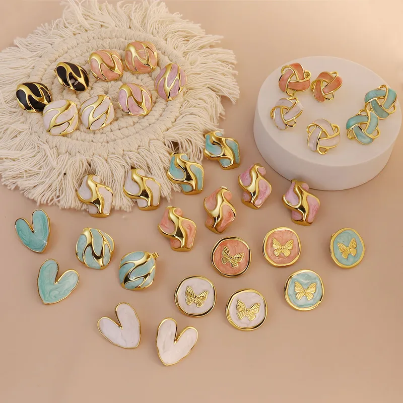 Wholesale 1 Pair Simple Style Round Square Heart Shape 304 Stainless Steel 18K Gold Plated Ear Studs