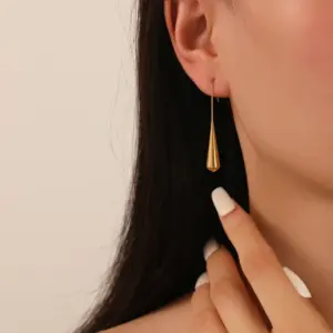 304 Stainless Steel Water Droplets Solid Color PVD Coated 18K Real Gold Plated 18K Gold Vintage Style Simple Style Waterproof Non Tarnish Gold Ear Hook