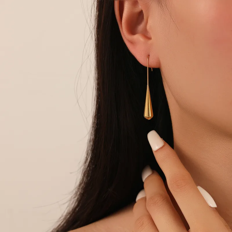 Wholesale 304 Stainless Steel Water oplets Solid Color PVD Coated 18K Real Gold Plated 18K Gold Vintage Style Simple Style Waterproof Non Tarnish Gold Ear Hook