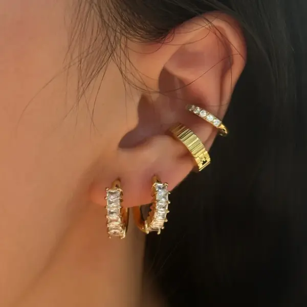 Wholesale 1 Pair Simple Style Solid Color Inlay Titanium Steel Zircon Earrings