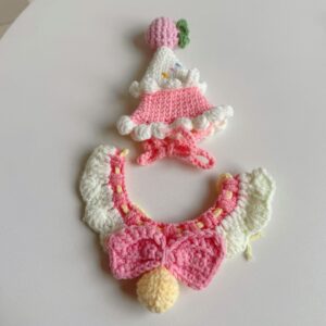 Pink strawberry hat + bell bib / Suitable for dolls 15~20cm tall