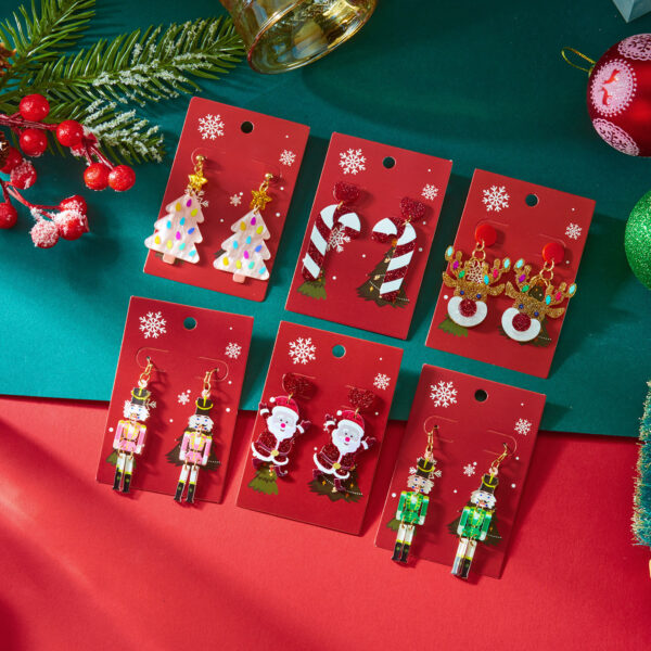 Wholesale New European and American cross-border Christmas series earrings, fashionable and versatile, Christmas heart and reindeer acrylic earrings wholesale.