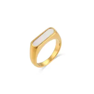 Shell Long Ring-White / No. 7