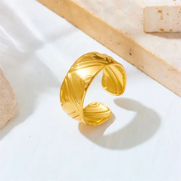 Wholesale 304 Stainless Steel Circle PVD Coated Rhinestones 18K Real Gold Plated Simple Style Waterproof Non Tarnish Inlay Open Rings